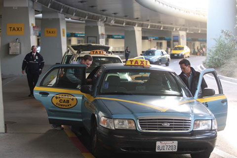 Beräka taxikostnaden med World Taximeter