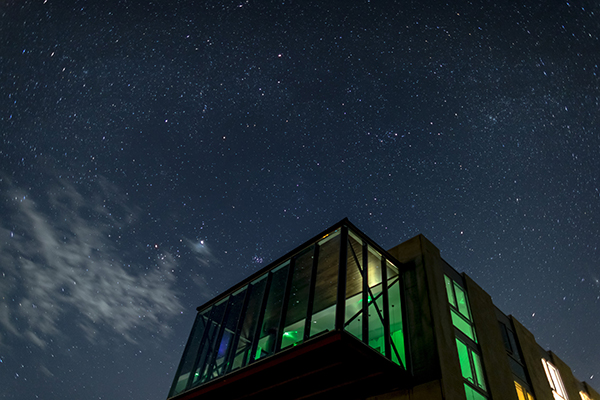 Upplev Island med Facebookstyrd drönare