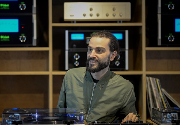 ”När jag reser står musiken i fokus”