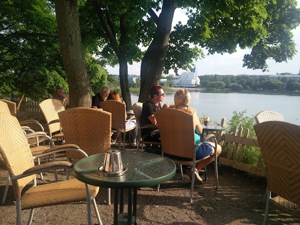 Sinisen Huvilan Kahvila