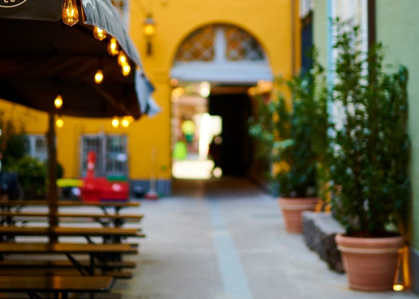 Köpenhamns hetaste innegård i sommar