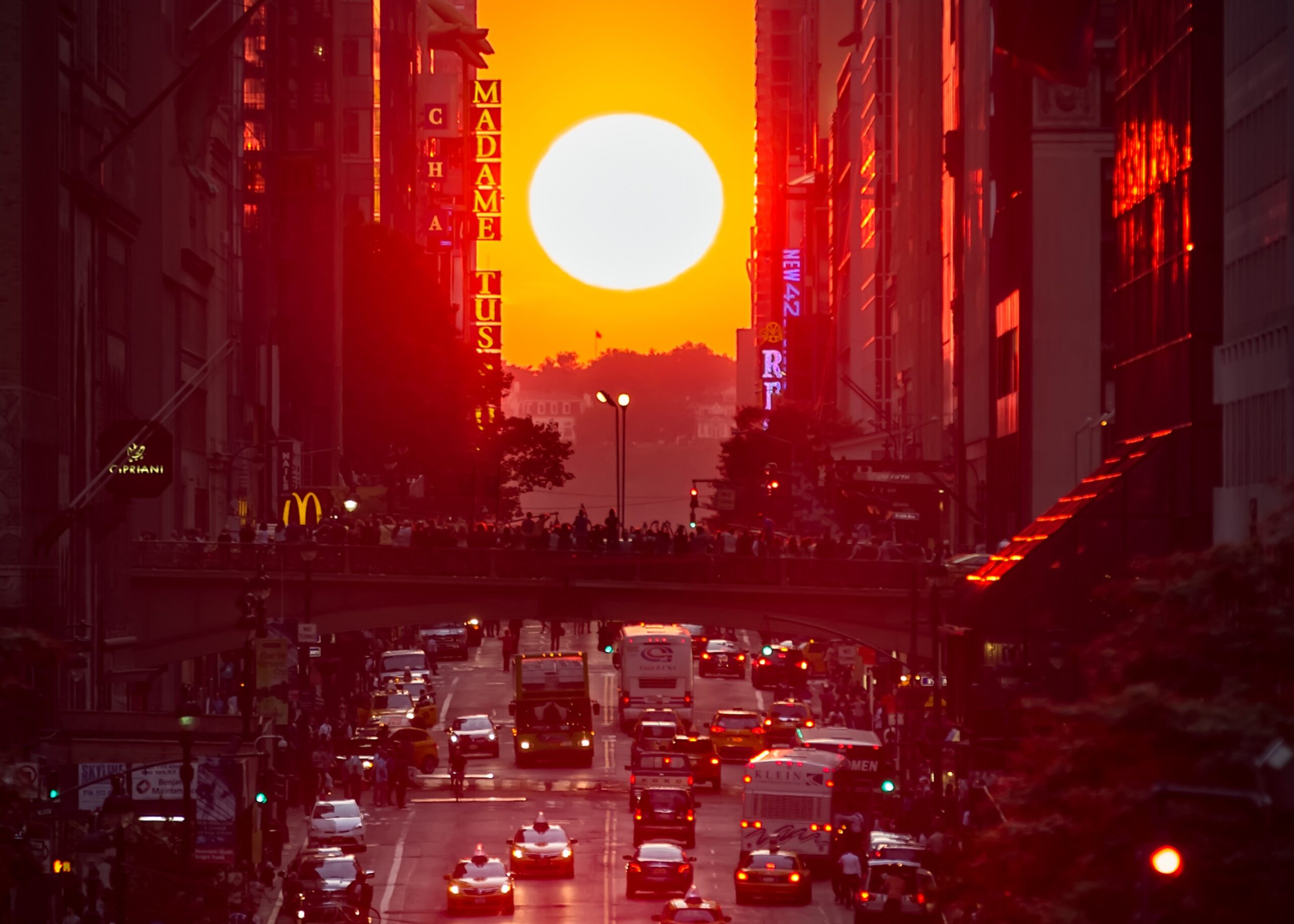 Bildspel: I helgen kan du se unika Manhattanhenge