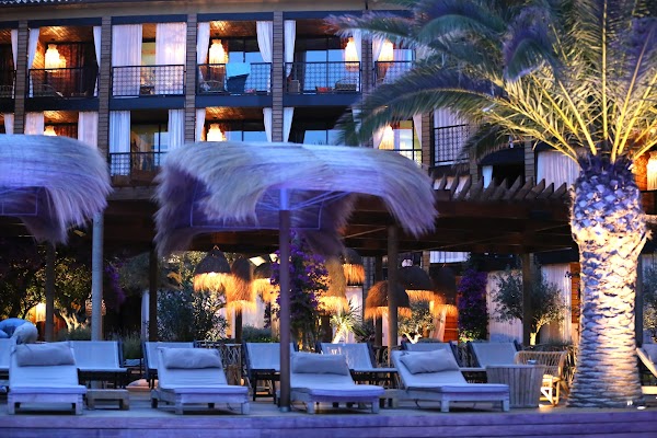 Bikini Island & Mountain Hotels