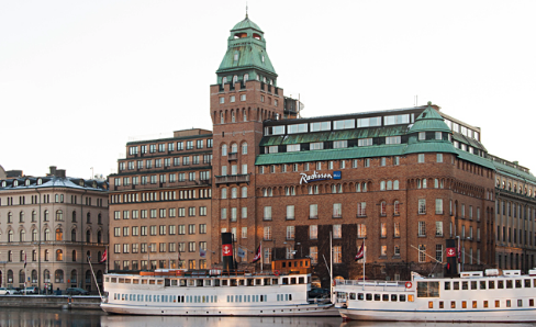 Hög efterfrågan på hotell trissar upp priset