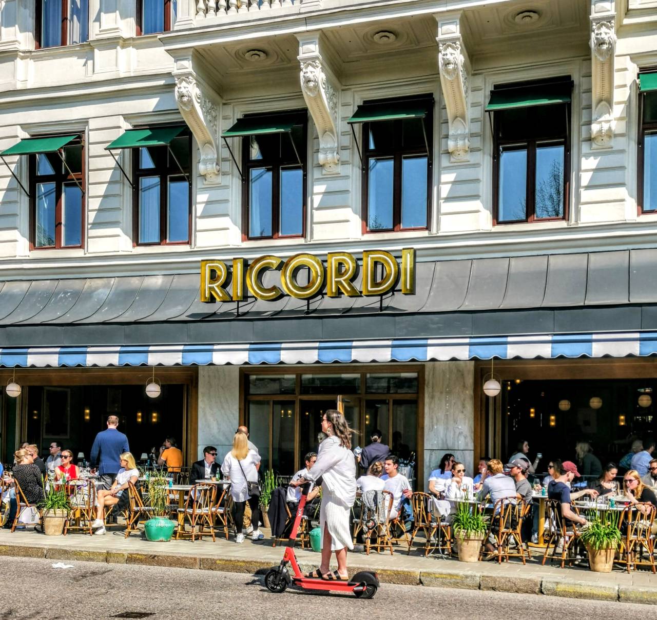 Kända stockholmskrogar kan bli av med alkoholtillstånd