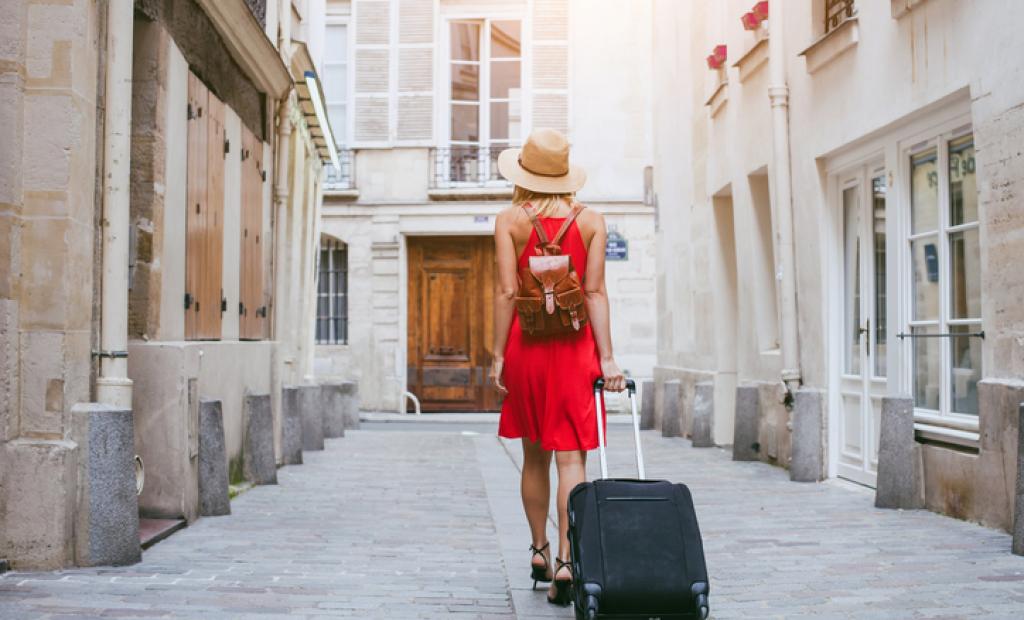 Semesterstolt: Svenskarna älskar att skryta om deras resor mer än något annat