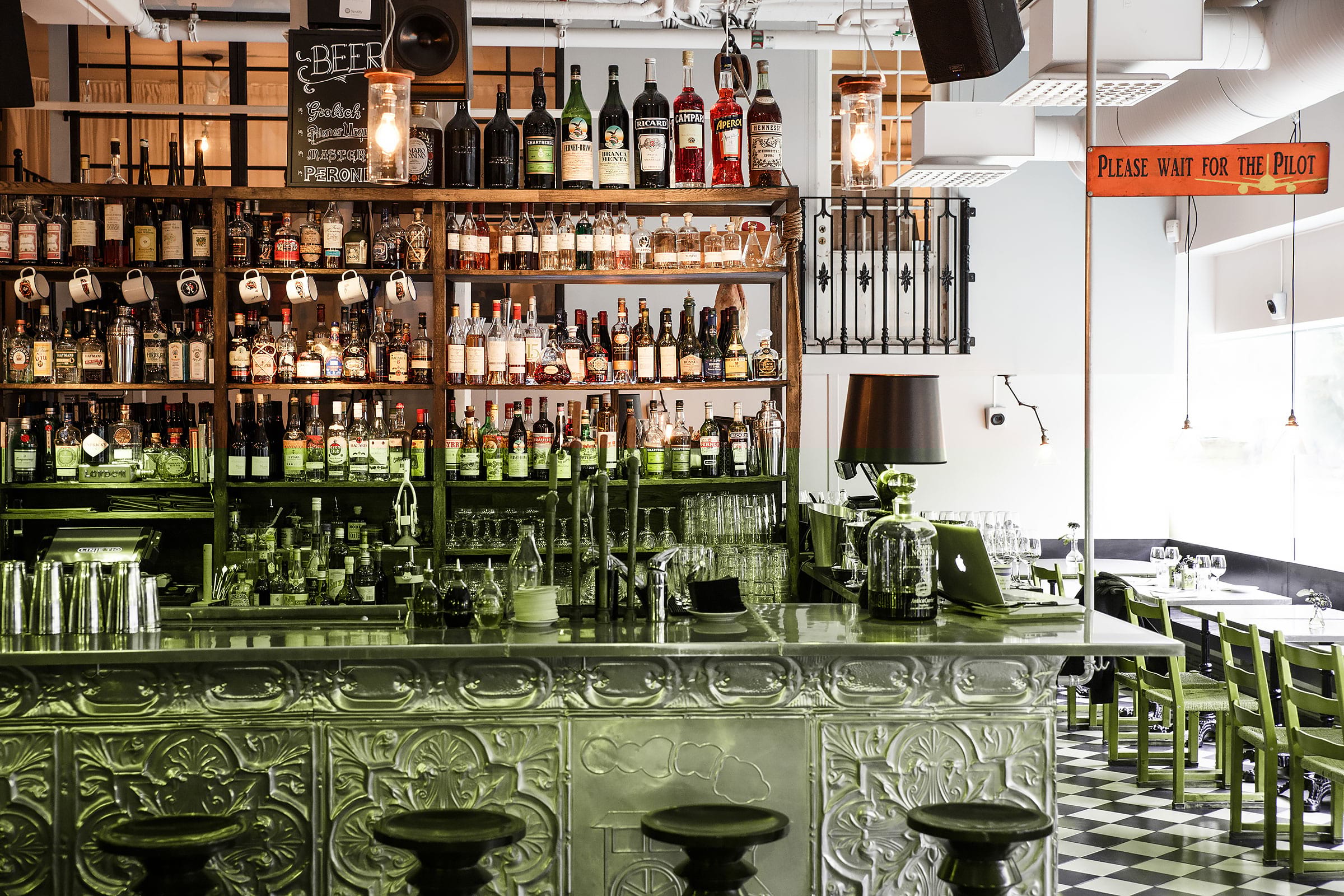 Tjoget i Stockholm än en gång en av världens bästa barer