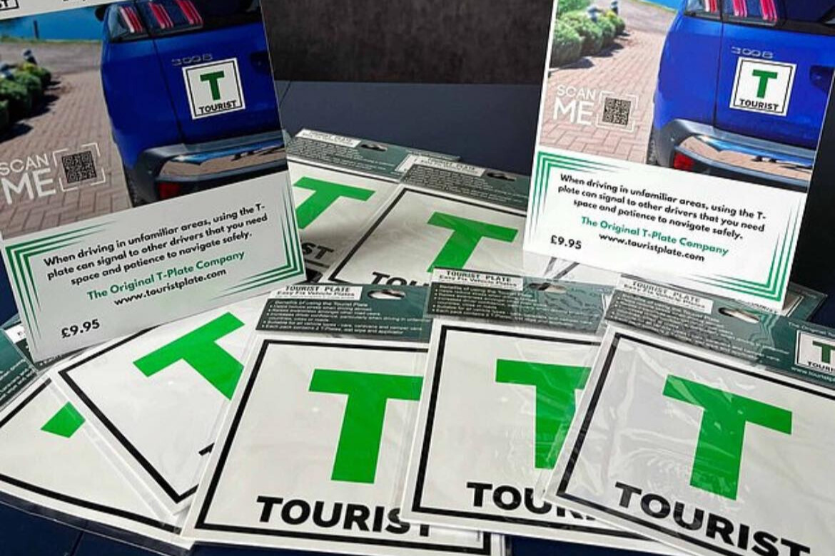 Skottland lanserar klistermärke för turister som kör bil