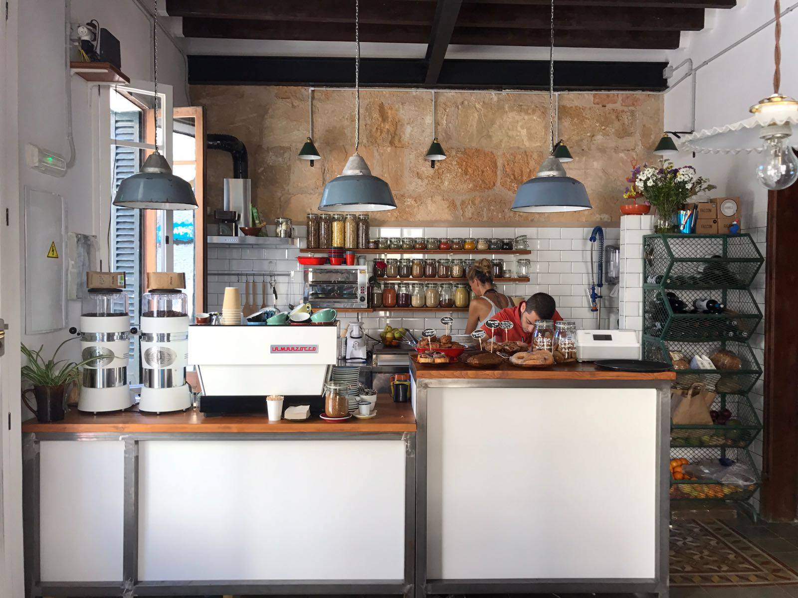 Mama Carmen får systerkafé i Palma