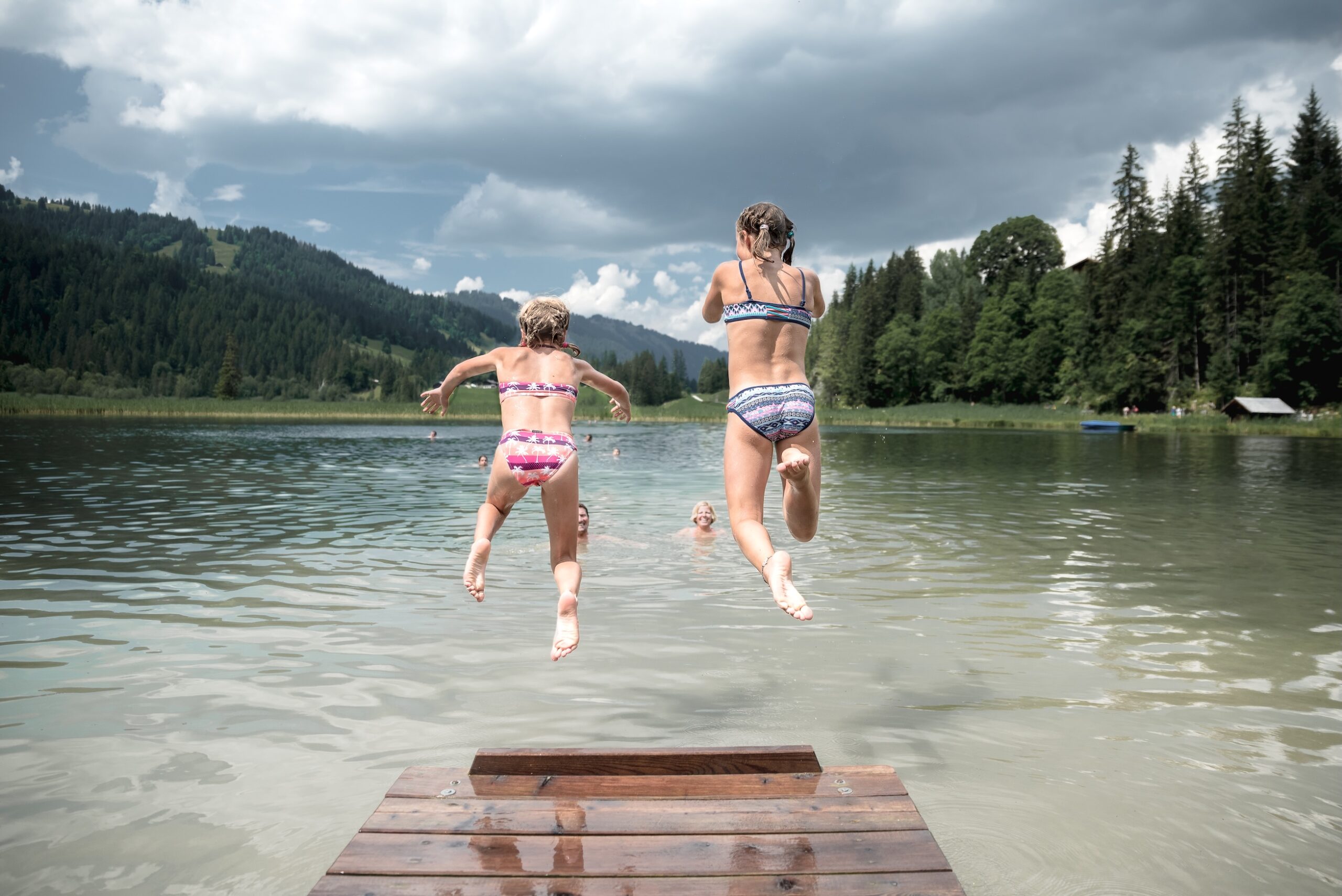 Sommar i Gstaad – vandring, alpost och diskret lyx i Schweiz